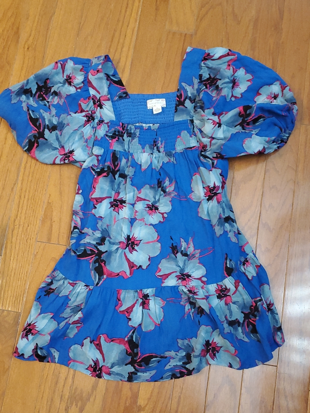Band of the free Soria Dress Floral Blue Size Extra Small XS NWT Smocked